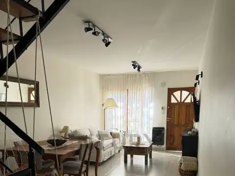 HERMOSO TRIPLEX EN VENTA - EN HAEDO