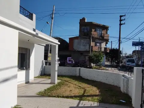 Depto Tipo Casa en Venta de 4 ambientes