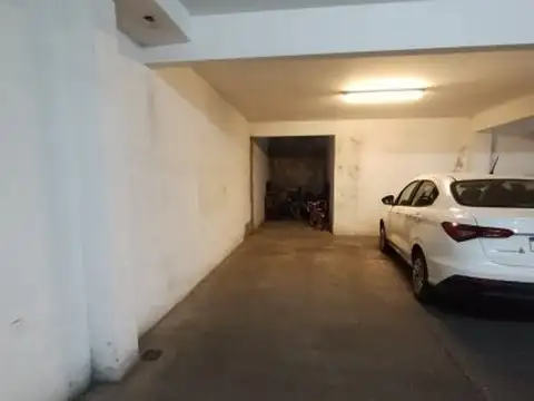 RETASADA. Cochera en venta, Vila 753