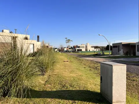 Terreno en Venta 30  mts Fondo