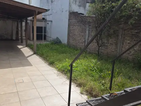 Depto Tipo Casa 4 ambientes con 2 baños