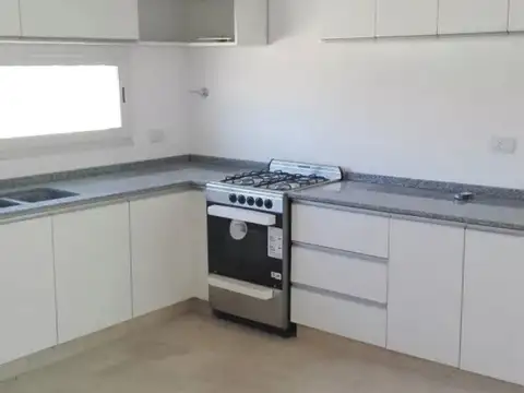 Casa 4 ambientes con 4 baños