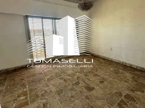 VENTA - CASA MULTIFAMILIAR A REFACCIONAR - VILLA MADERO