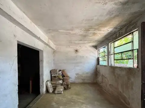 Terreno con casa a reciclar, San Lorenzo.