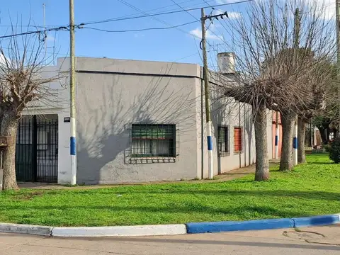 VENTA CASA a REFACCIONAR 2 DORM., PARQUE- LA PLATA