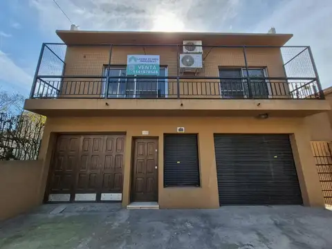 VENTA CASA DE TRES AMBIENTES SOBRE AVENIDA EN VILLA DOMINICO