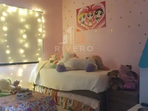 Casa en Alquiler con 2 cocheras
