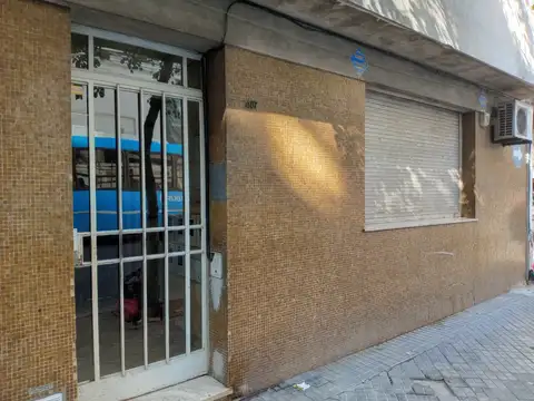 Paraguay 1487 OPORTUNIDAD: Planta Baja con Doble Patio y Renta Activa en Rosario