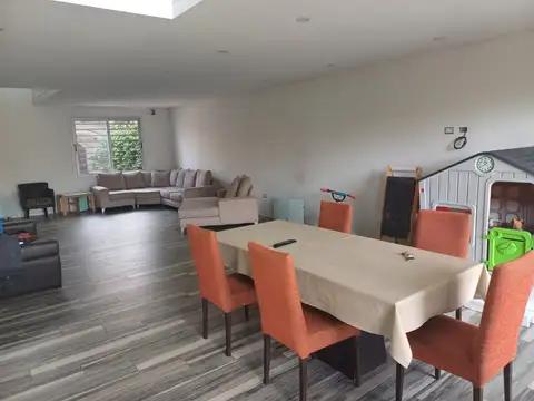 CASAS SOBRE TERRENO DE 452 METROS CUADRADOS. ATENCIÓN INVERSORES.