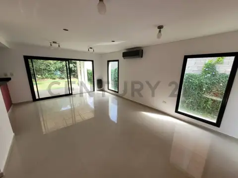 Casa 2 ambientes con 1 baño