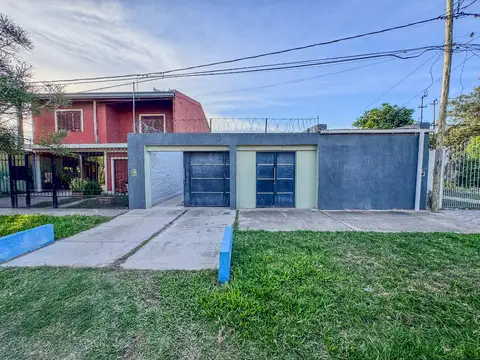 Casa con local y depósito en terreno de 400 m² — a 50 m de Av. Soberanía Nacional
