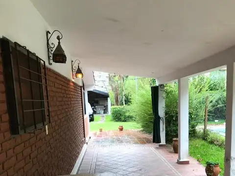 Casa 2 ambientes con 1 baño