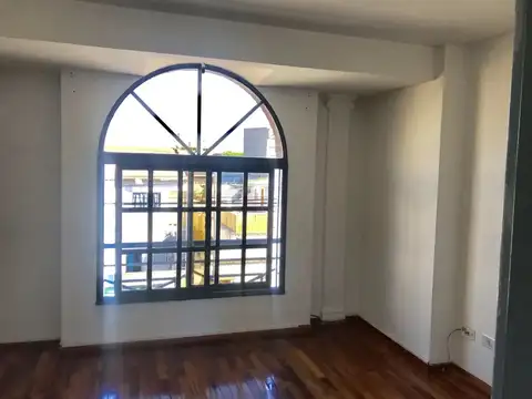 Depto Tipo Casa 4 ambientes con 2 baños