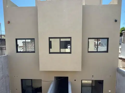 PH 4 AMBIENTES PATIO PARRILLA COCHERA VERSALLES