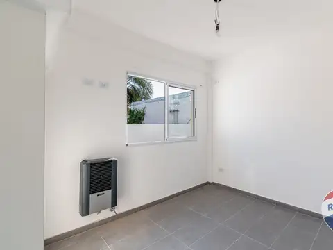 PH 4 AMBIENTES PATIO PARRILLA COCHERA VERSALLES