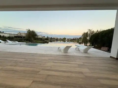 Casa en Venta al Este
