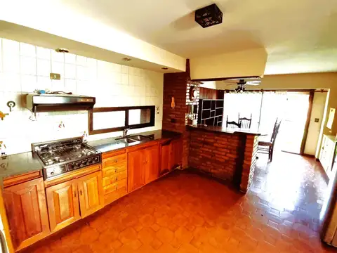 Casa 4 ambientes con 1 baño