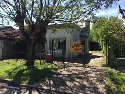 Casa y Depto sobre Sinclair 41, a metros de Av. Yrigoyen