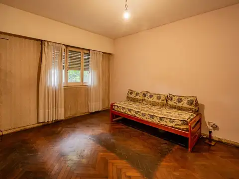 Esteban Echeverria 600