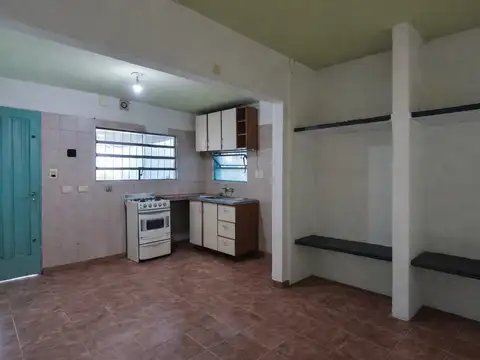 Casa 3 ambientes con 2 baños