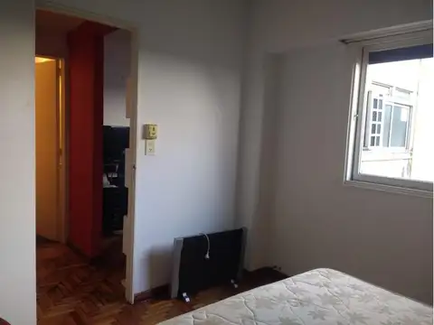 Cómodo e impecable 2 ambientes en Deán Funes 400