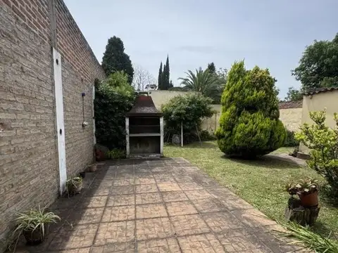 ¡BAJÓ PRECIO POR MUDANZA! CASA 4 AMBIENTES|GARAGE|PARRILLA