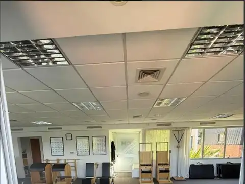 Oficina 2 ambientes con 2 baños