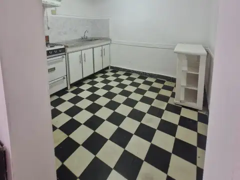 Departamento tipo casa en alquiler en Remedios De Escalada