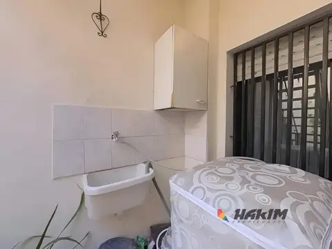 Depto Tipo Casa en Venta 50 años