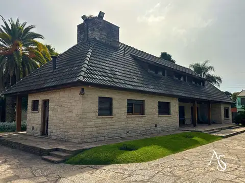 Casa 6 ambientes con 3 baños