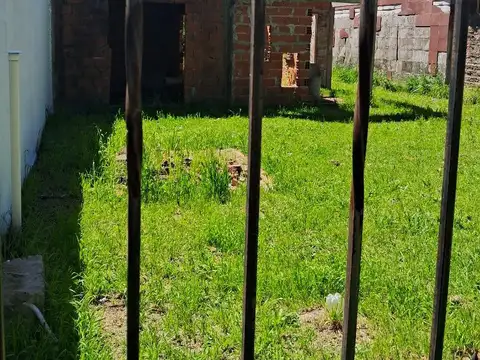 Terreno con mejoras en Del Viso