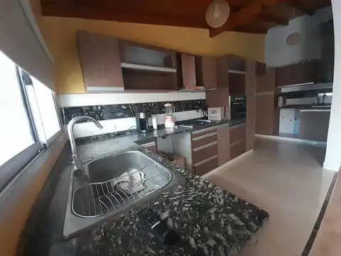 Depto Tipo Casa 4 ambientes con 2 baños