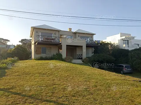 Venta casa 4 dormitorios, Montoya la barra