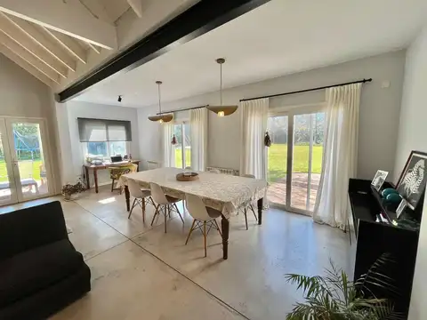 Casa en Venta con 2 cocheras