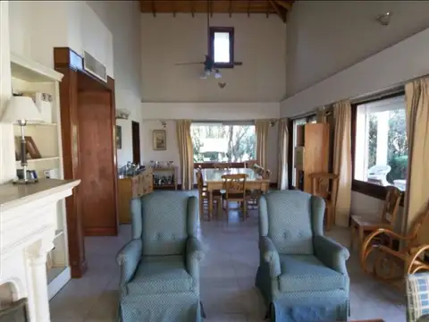Casa en Venta con 1 cochera