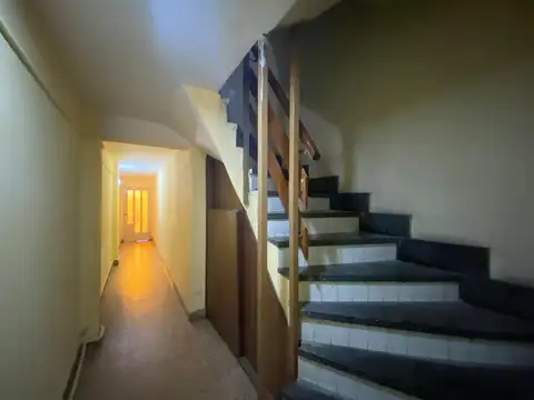 Departamento 7 ambientes con 2 baños