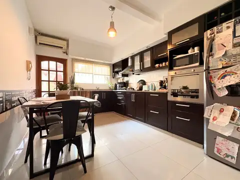 Depto Tipo Casa 4 ambientes con 2 baños