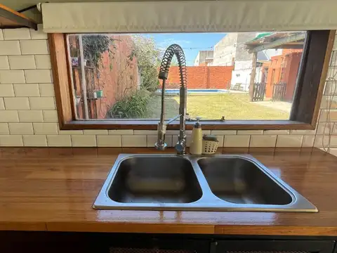 CASA 4 AMBIENTES C/ PILETA QUINCHO COCHERA 408M2