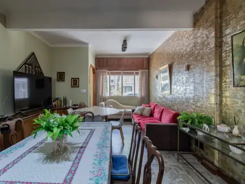 Depto Tipo Casa 5 ambientes con 2 baños