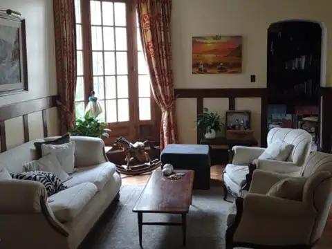 CASA ANTIGUA EN SAN ISIDRO RESIDENCIAL