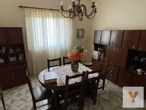 Casa en venta - 3 Dormitorios 1 Baño - 25 de Mayo
