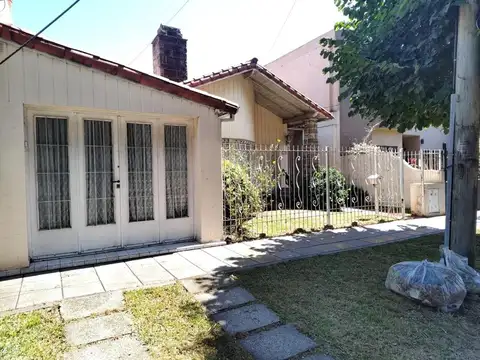 Venta - Casa 4 ambientes. en Haedo.