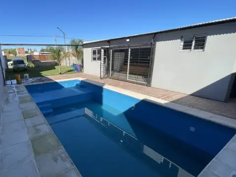 Casa en Venta en Celedonio Escalada, USD 49.000