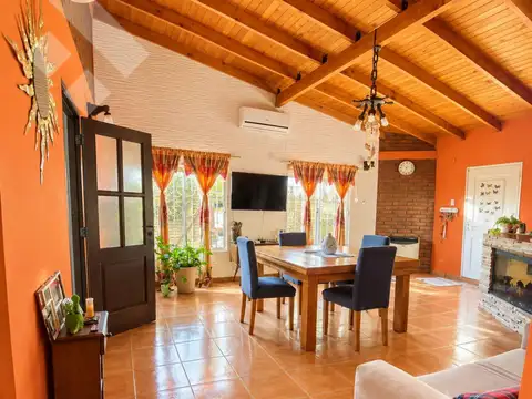 VENTA DE CASA + QUINCHO +DEPTO -LOS CIPRESES-CATRIEL al 600