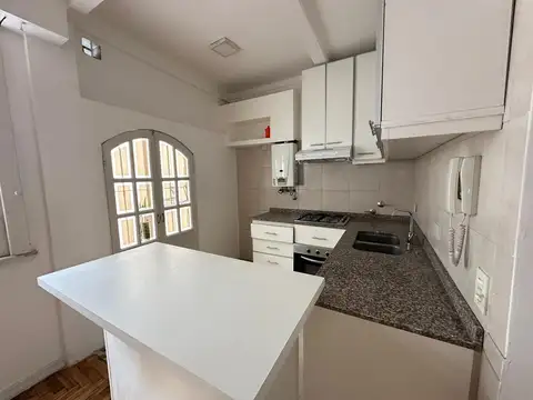 Depto Tipo Casa 2 ambientes con 1 baño