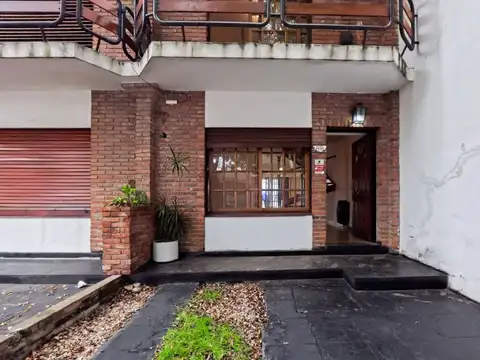 Venta duplex 3 Amb.cochera y patio Villa Ballester.