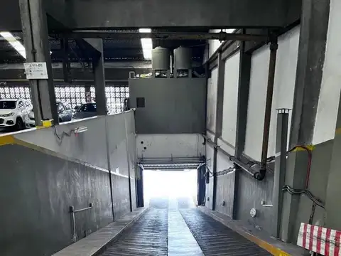 Ciudad De La Paz 2000 Belgrano Cochera U$20.000