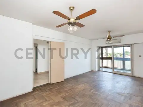 VENTA DE 3 AMBIENTES CON DEPENDENCIA Y BALCÓN EN FLORESTA