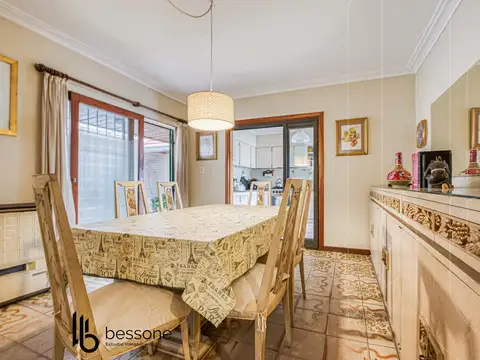Casa en Venta con 2 cocheras