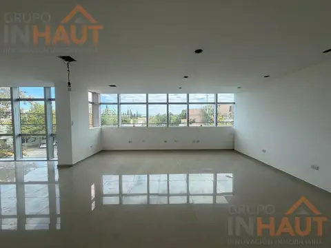 SEMIPISO DE OFICINAS EN ALQUILER - CIPOLLETTI